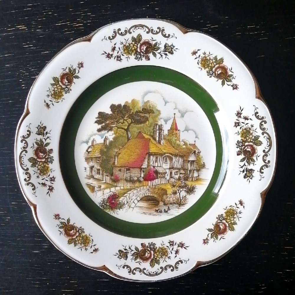 Vintage Wood & Sons ASCOT Decorative Collectible Cabinet Wall Plate